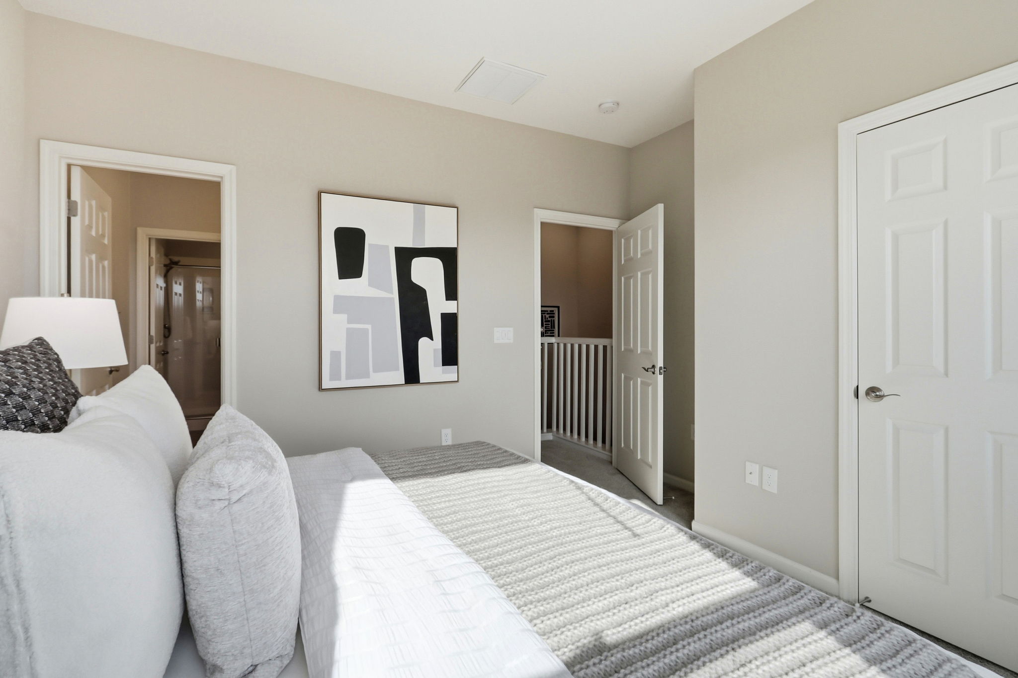 024_F8_2760 Ball Pl unit 2