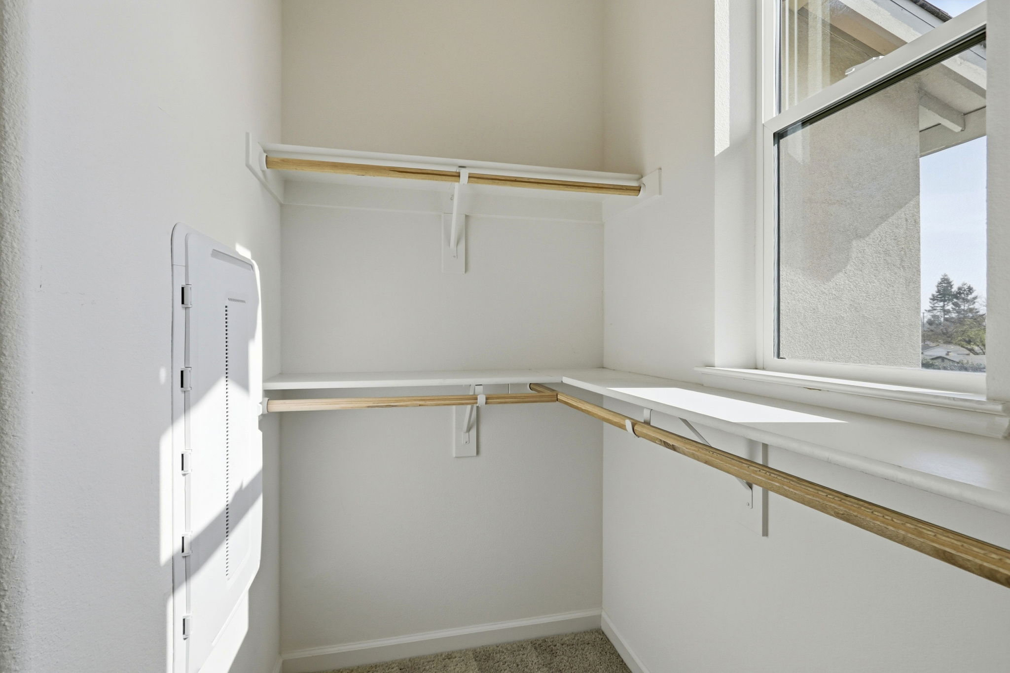 028_F8_2760 Ball Pl unit 2