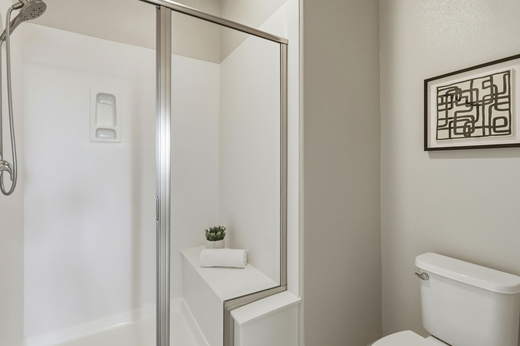 031_F8_2760 Ball Pl unit 2