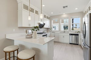 011_F8_2760 Ball Pl unit 2