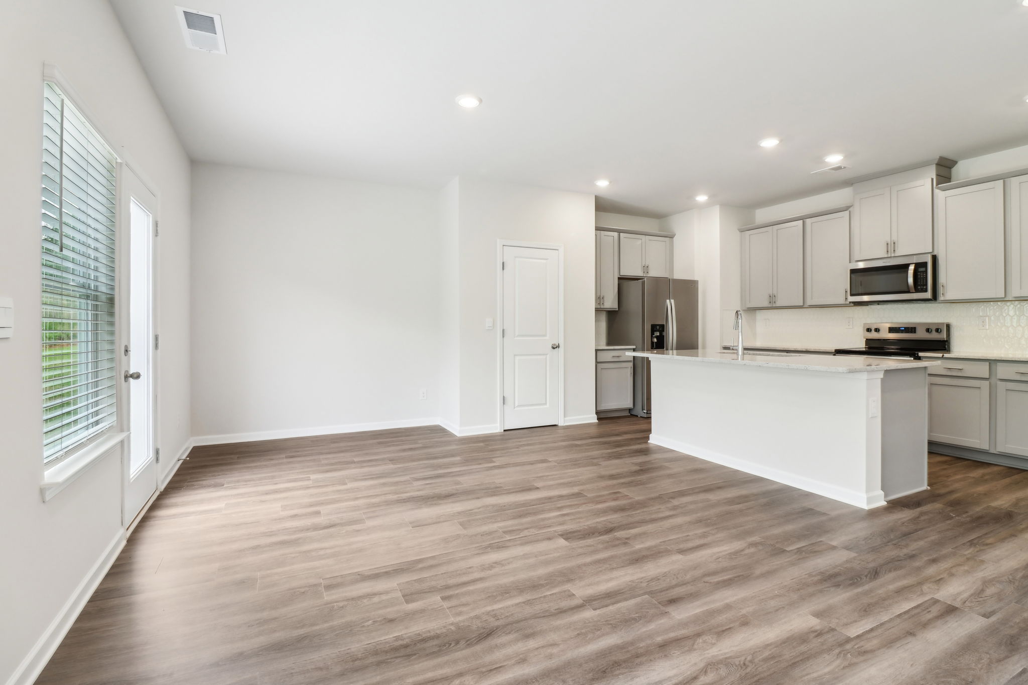 Atlanta - Hawthorne Station - 2762 Aralynn Wy, College Park, GA 30337 - 014