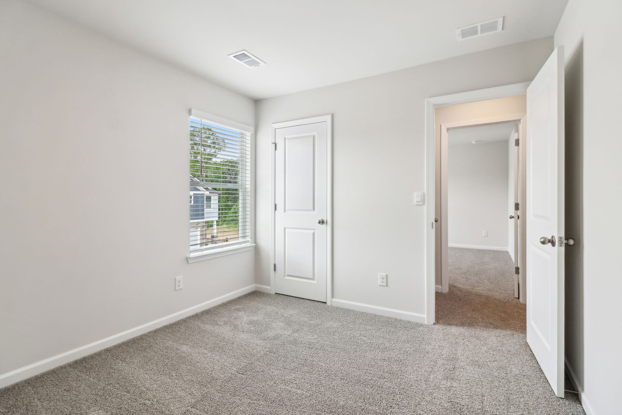 Atlanta - Hawthorne Station - 2762 Aralynn Wy, College Park, GA 30337 - 033