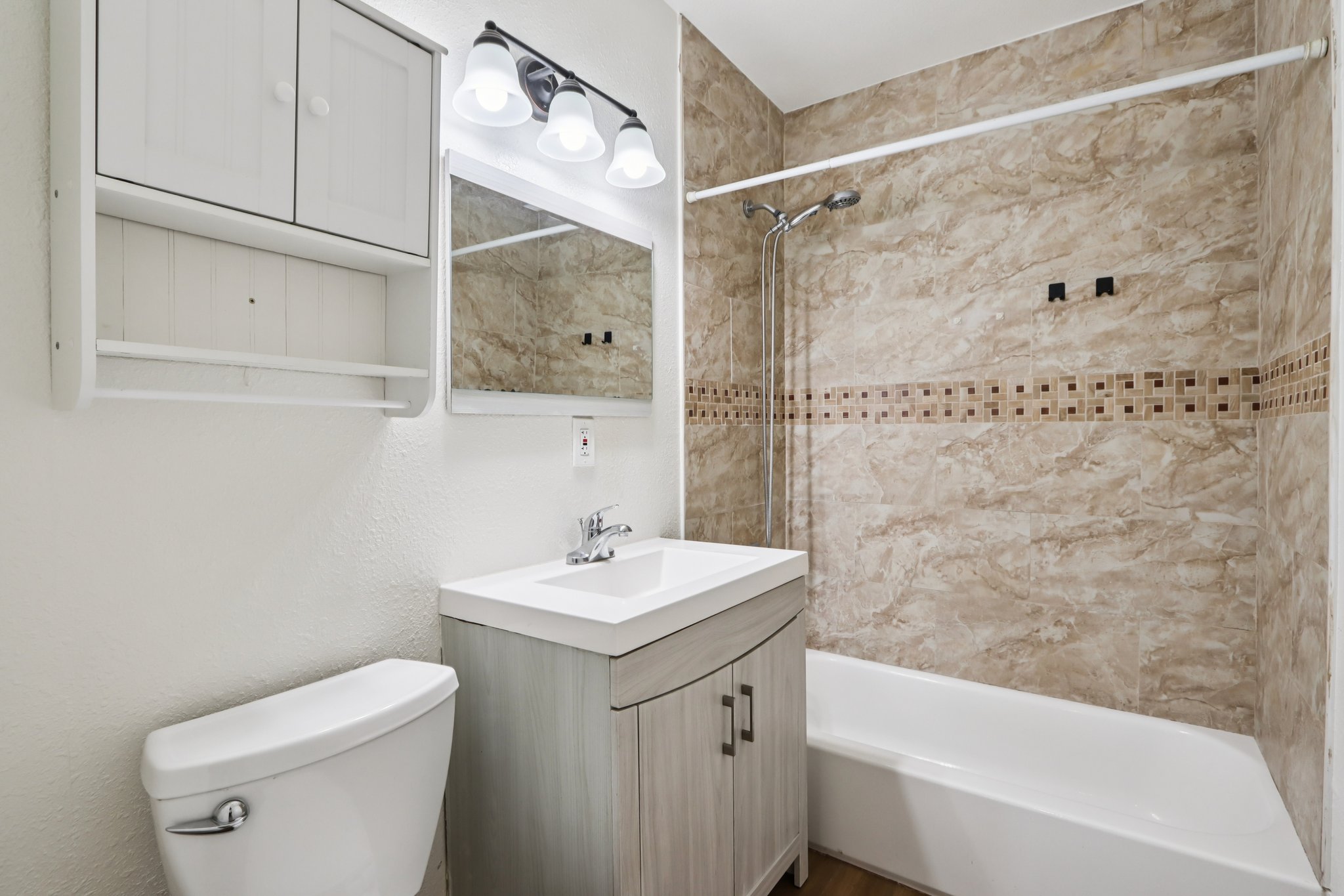 N East St-S2810-027.jpg