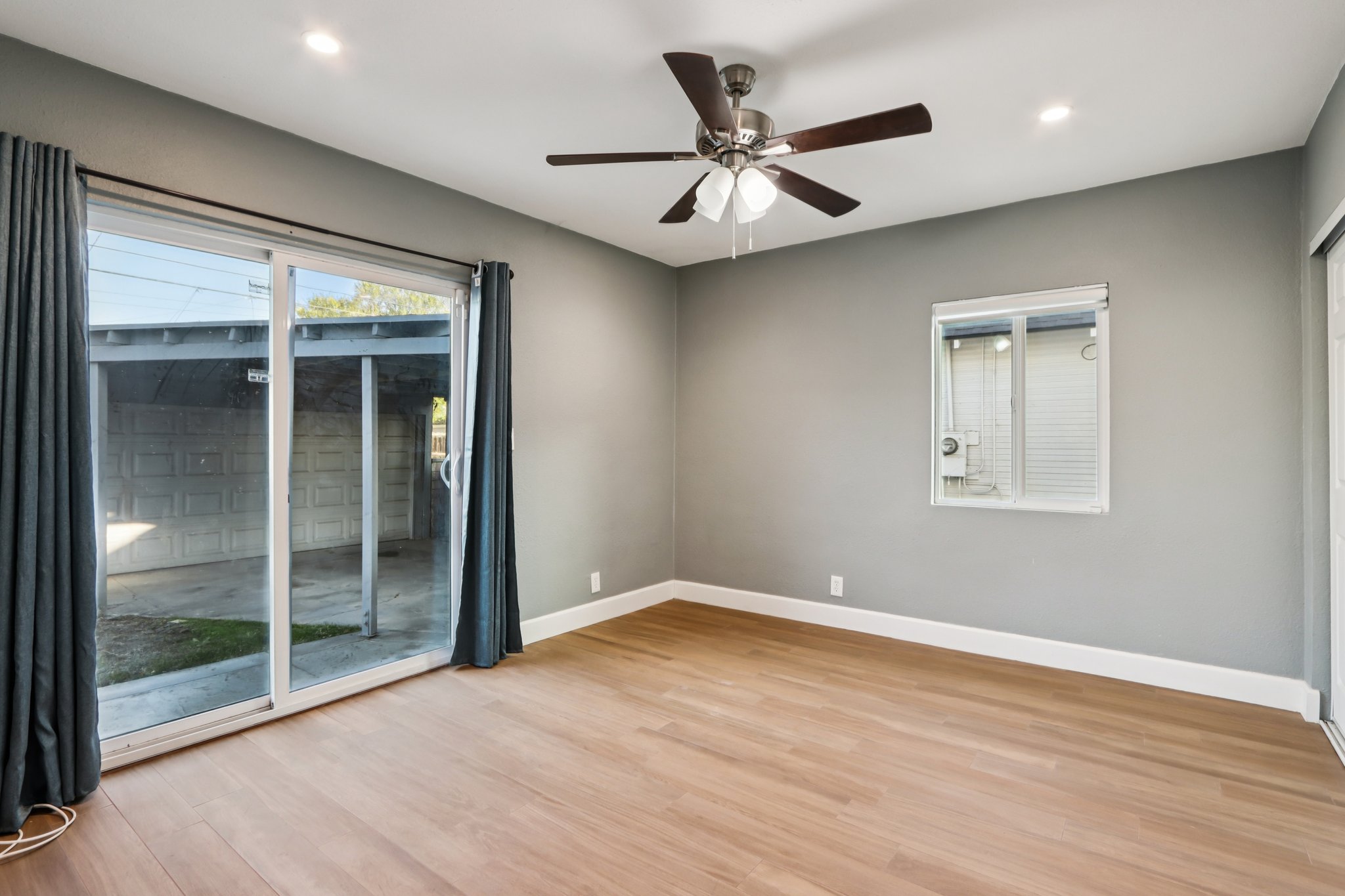 N East St-S2810-028.jpg