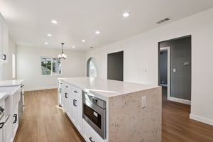 N East St-S2810-019.jpg