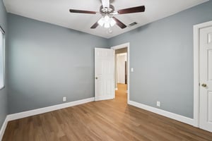 N East St-S2810-022.jpg