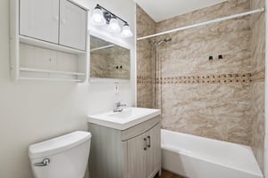 N East St-S2810-027.jpg