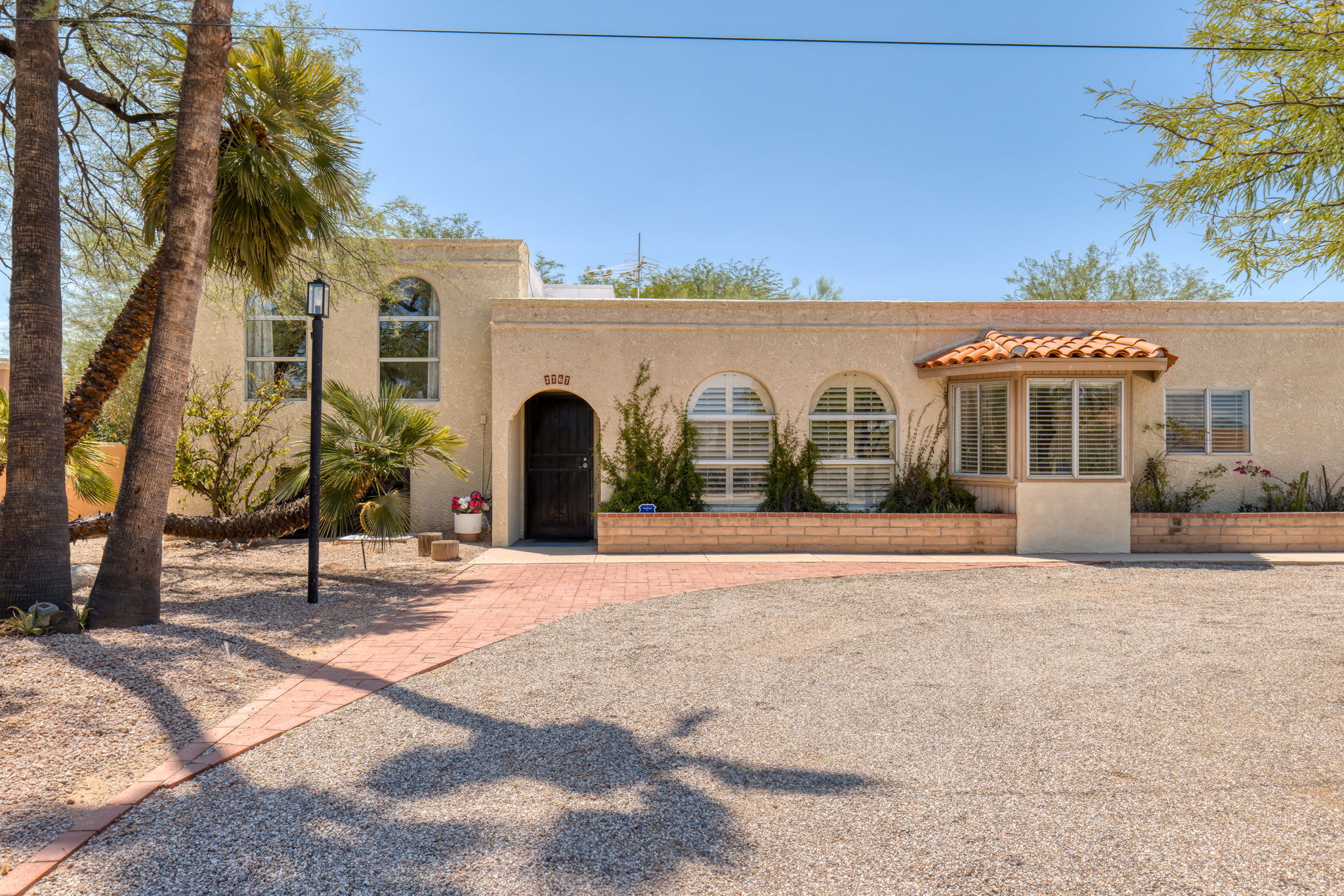 Welcome Home to 2767 N Desert Avenue