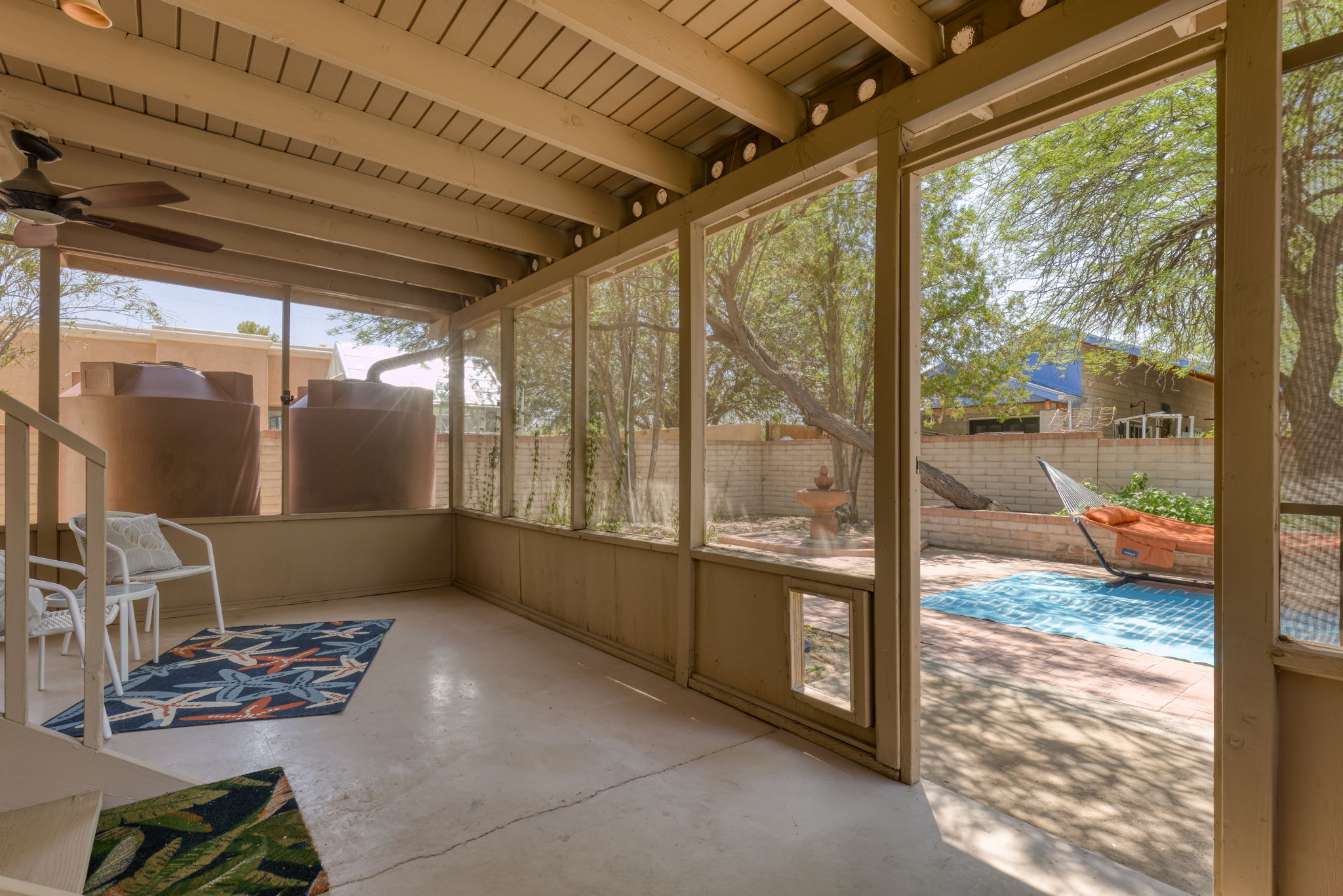 Screened-in Porch