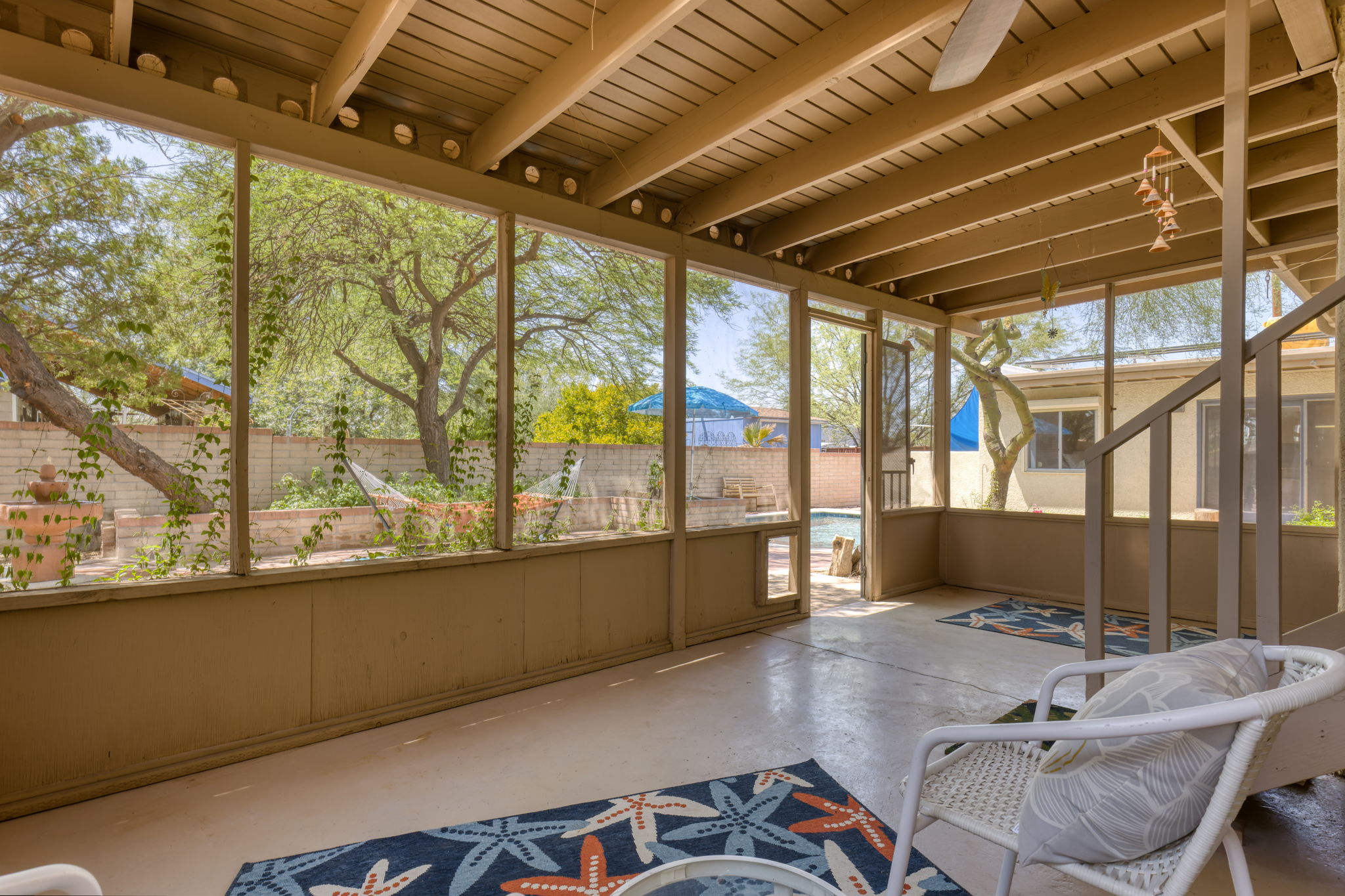 Screened-in Porch