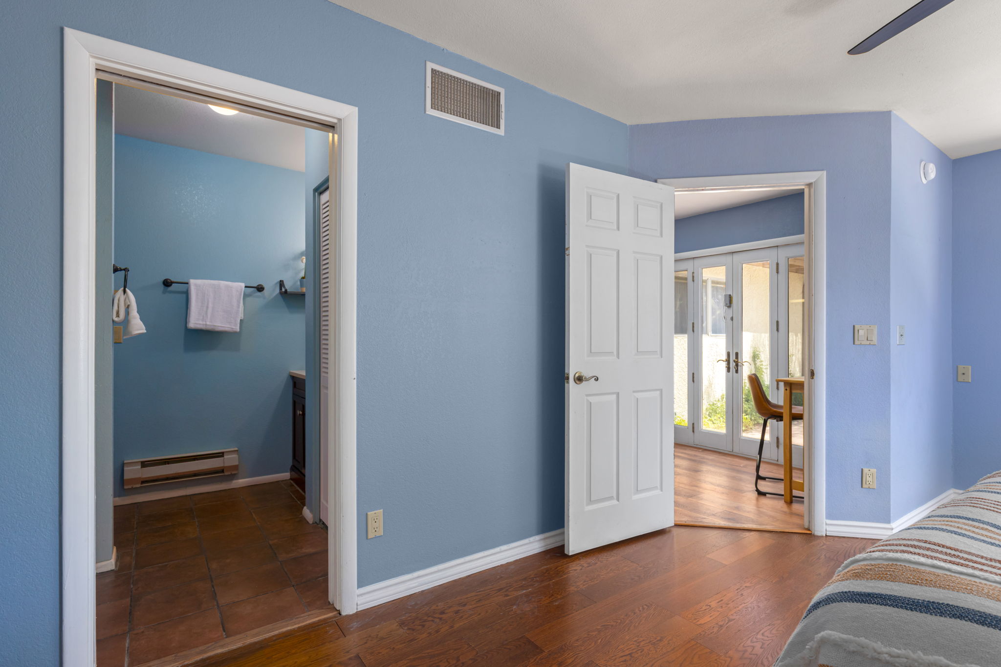 Guest Quarters_En-suite Bath