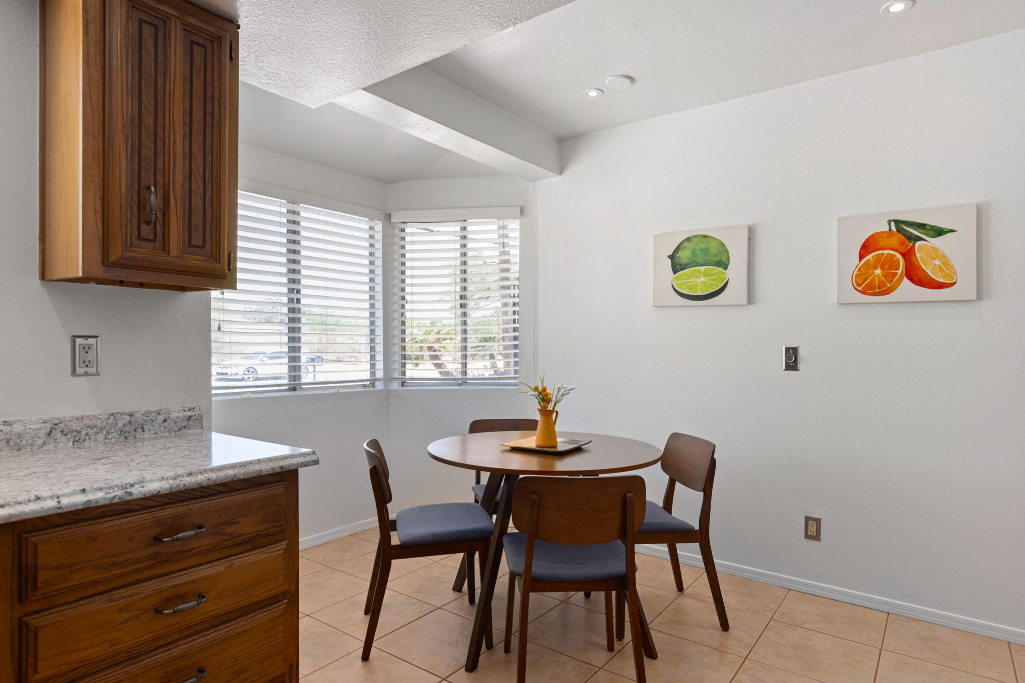 Breakfast Area with Bay Window
