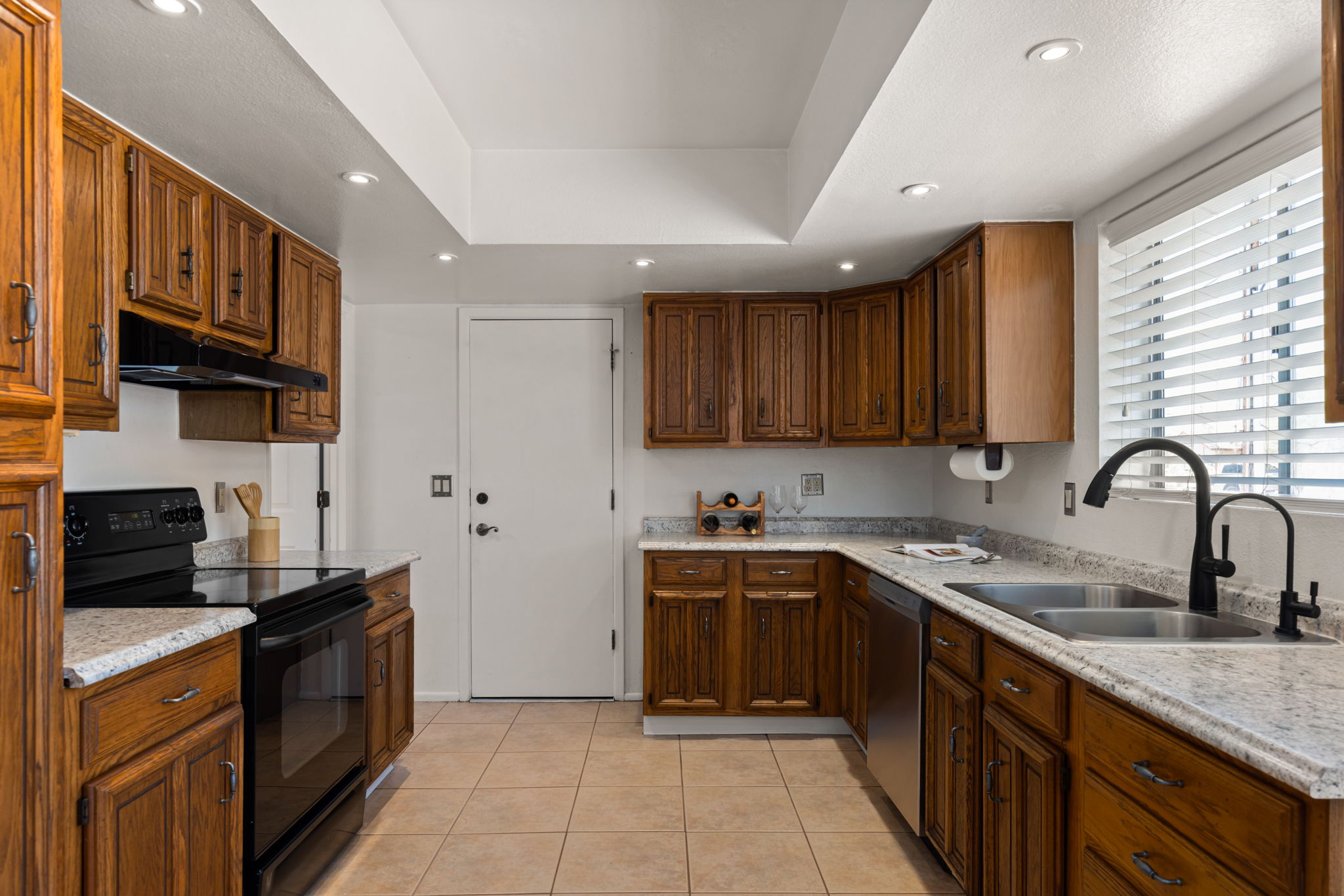 Kitchen/ door to the garage