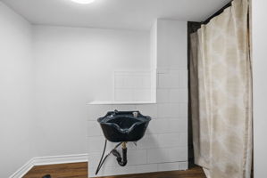  Photo 34