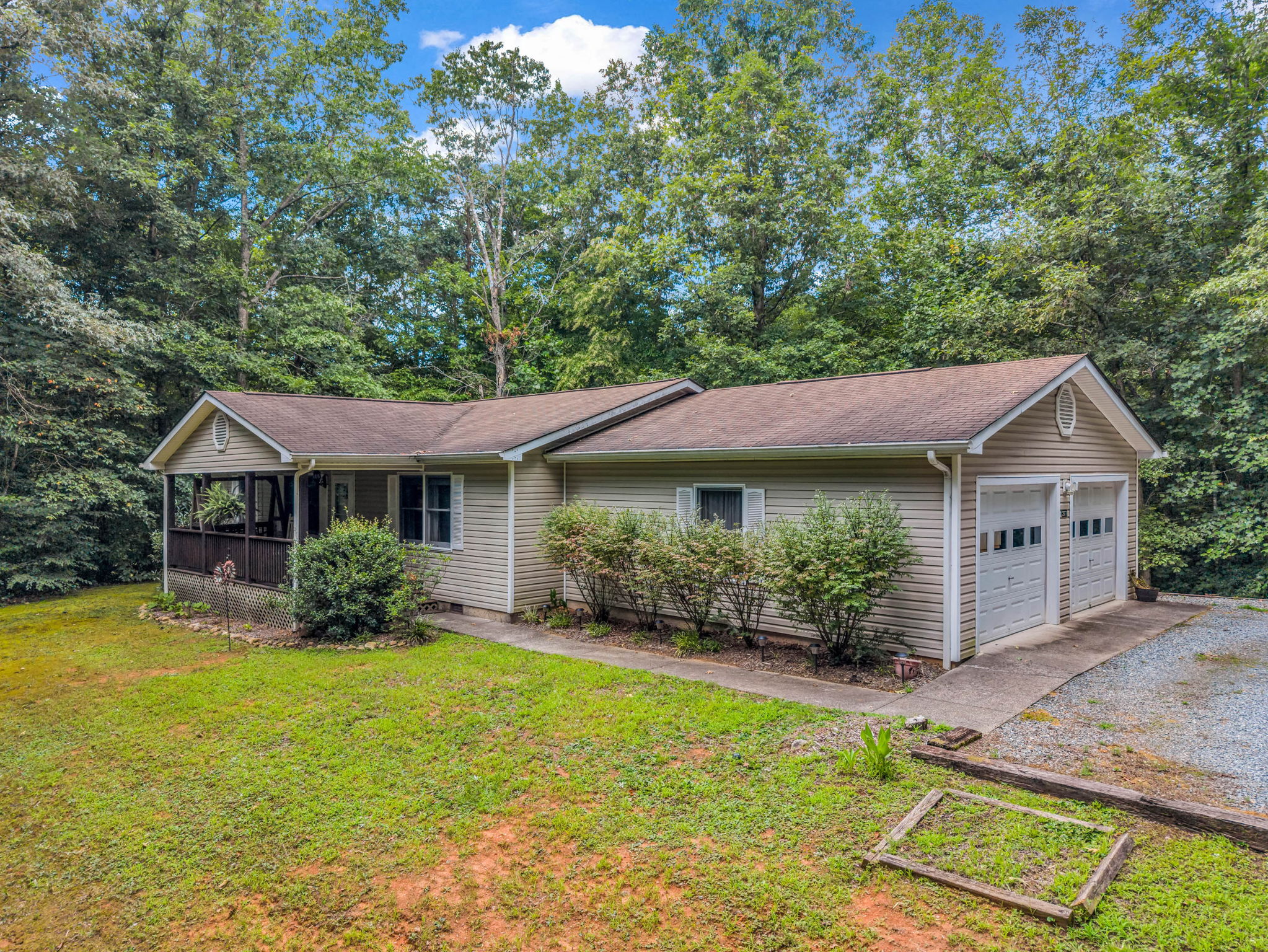 277-Debbies-Branch-Dr-Old-Fort-NC-02