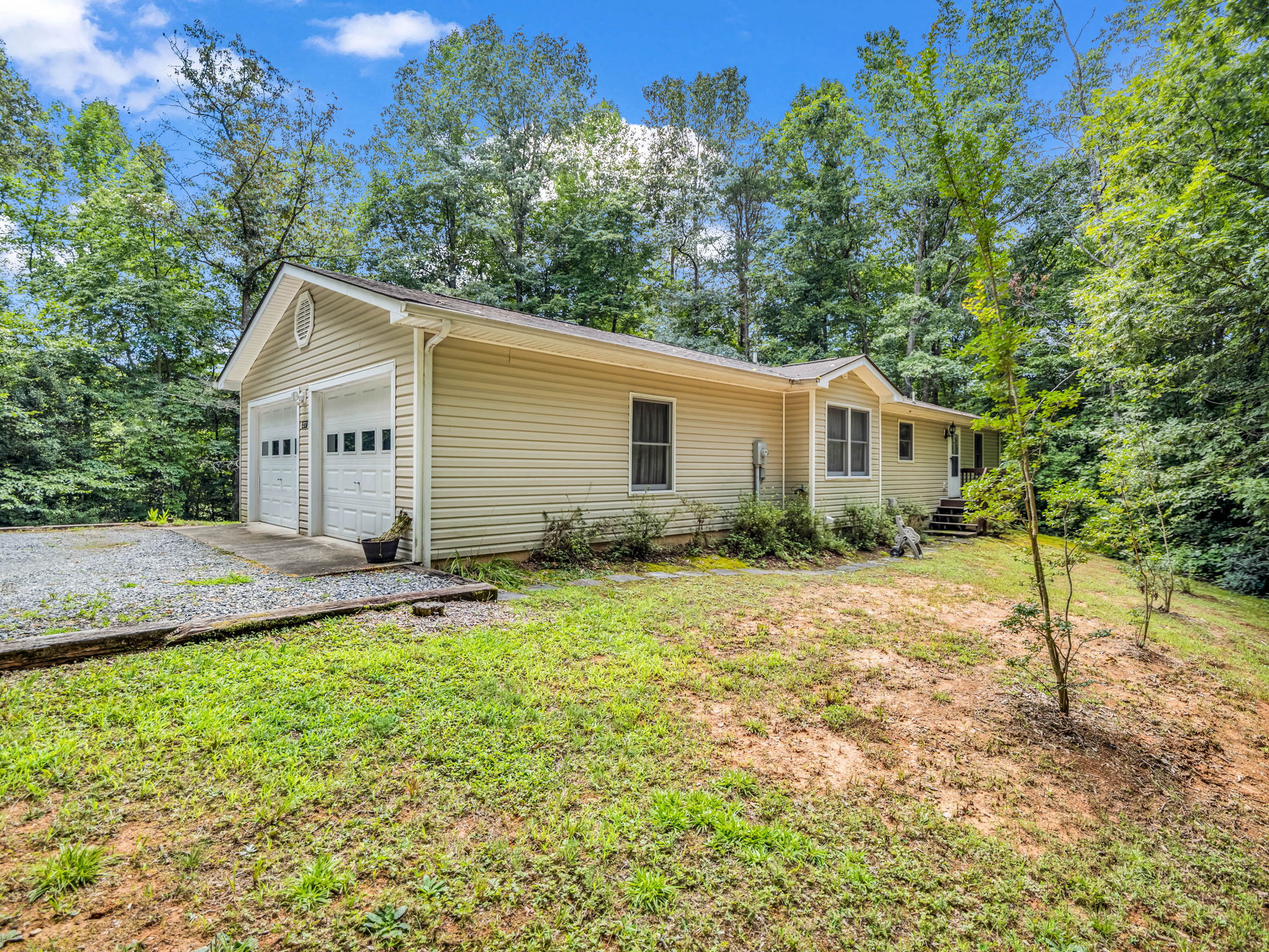 277-Debbies-Branch-Dr-Old-Fort-NC-09