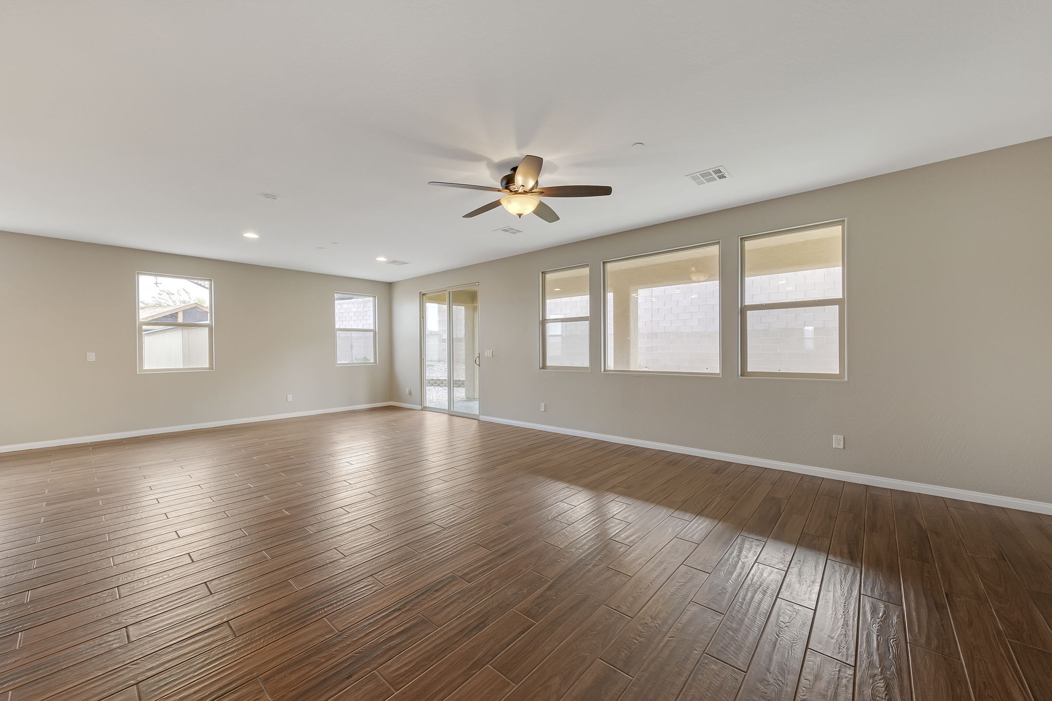 277 Legno Ct, Henderson, NV 89011, USA Photo 11