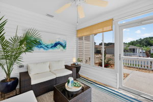 ENCLOSED, UNDER-AIR Lanai