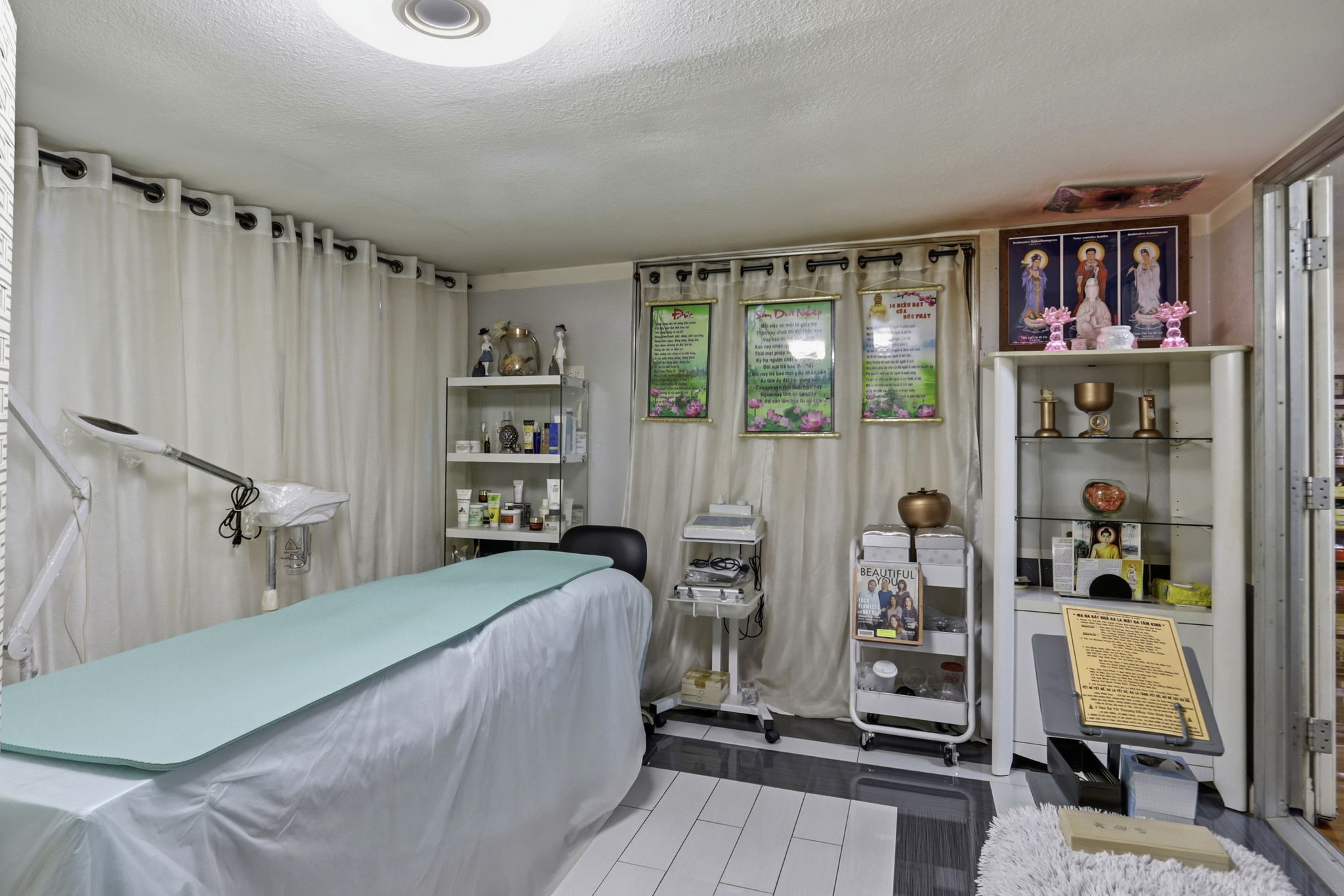  Photo 13