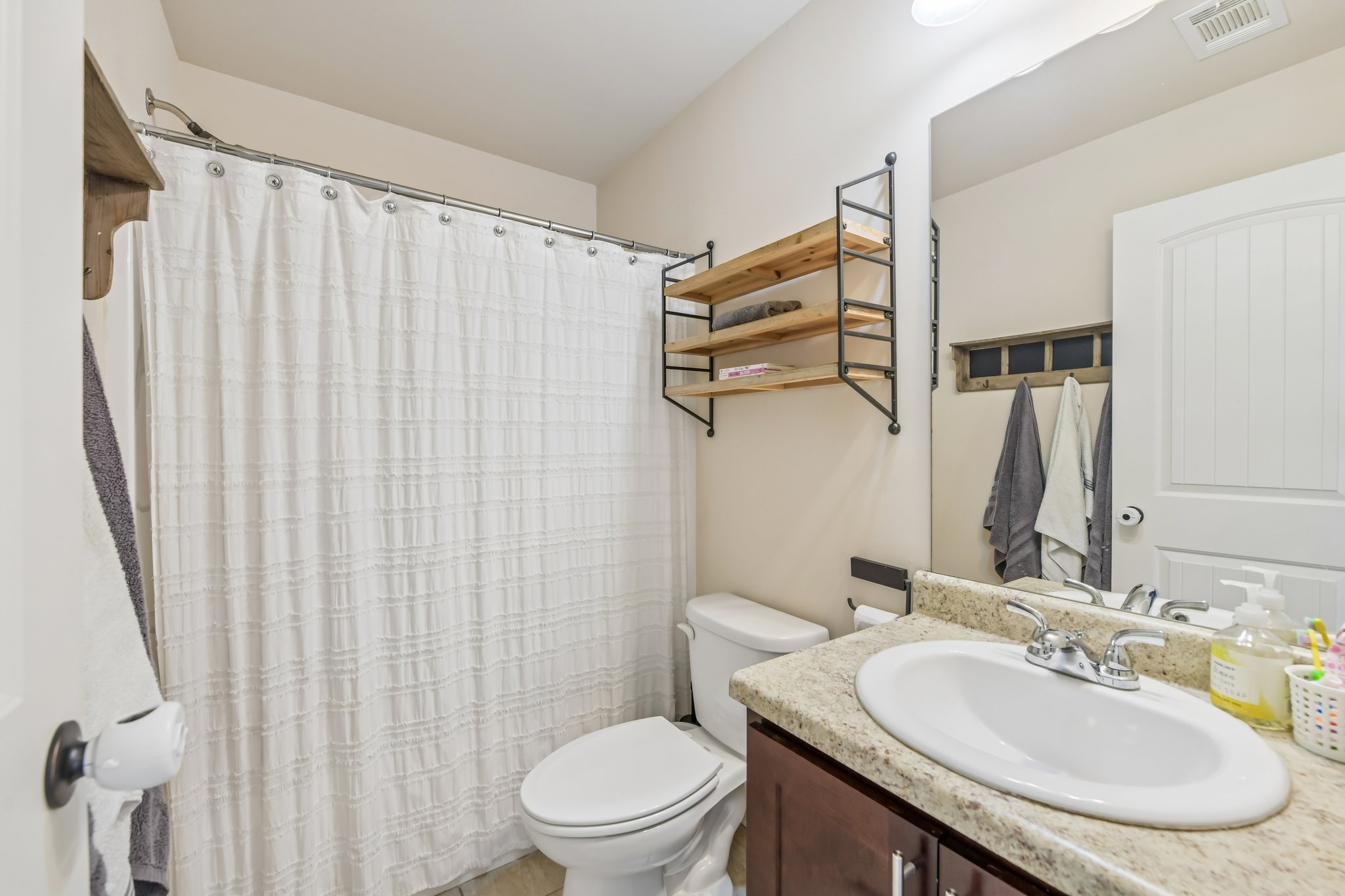 Orchard Dr-S2204-032.jpg