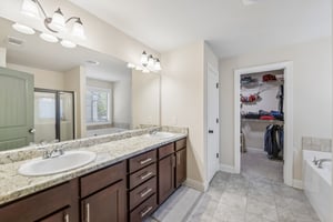 Orchard Dr-S2204-031.jpg