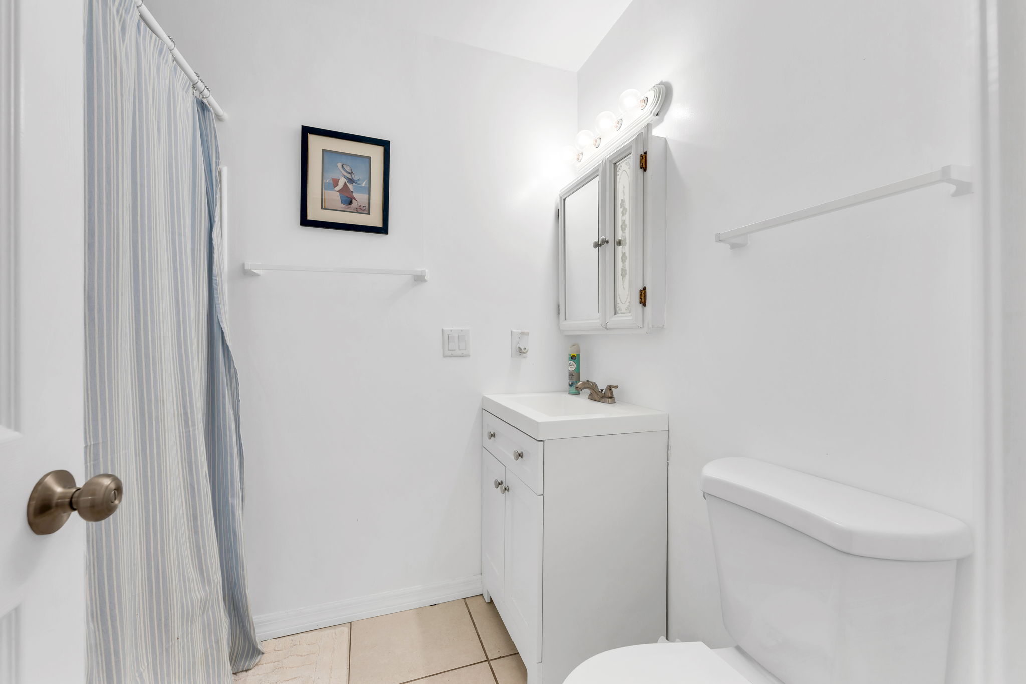 Unit A - Guest Bathroom