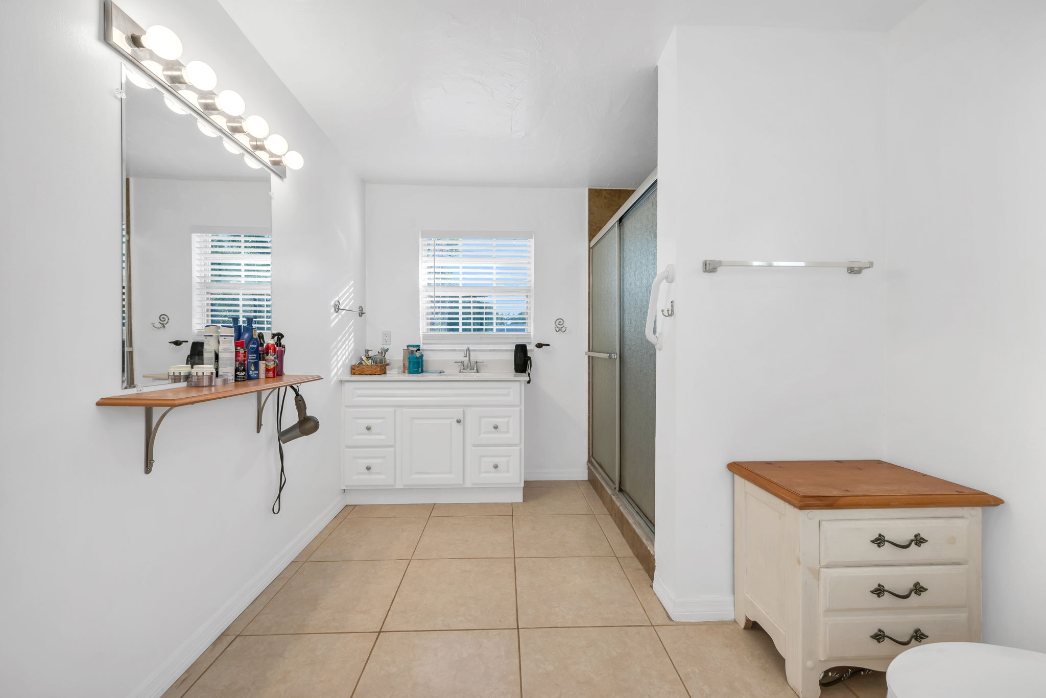 Unit A - Master Bathroom