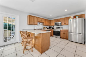 Unit A - Breakfast Bar/Kitchen