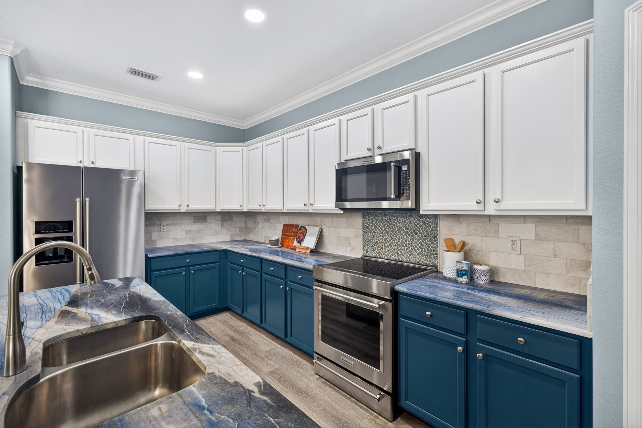 Kitchen 1 of 3