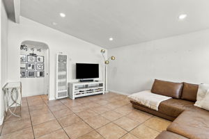 007_F8_27781 Orlando Ave
