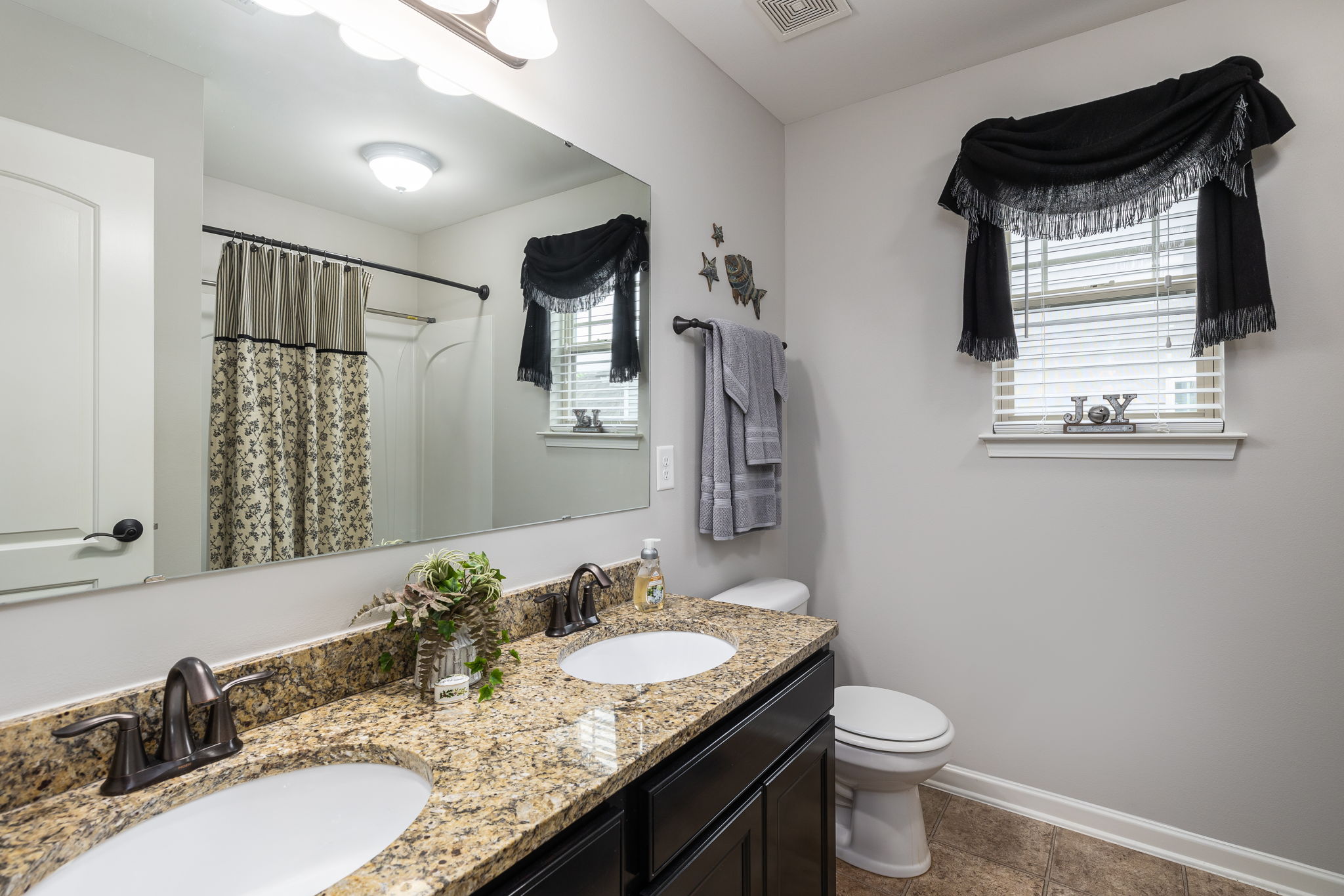 2777 Charo Park Ln-24