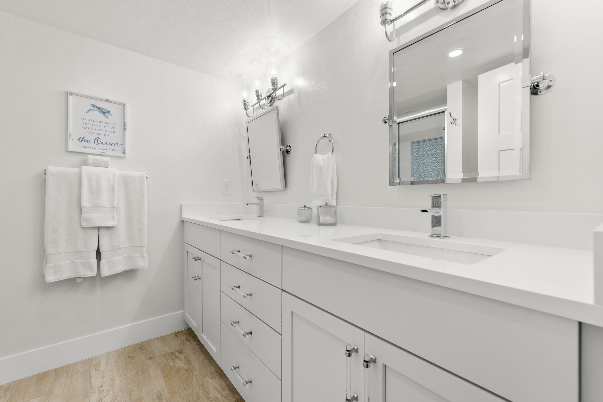 Guest Bathroom 1.jpg