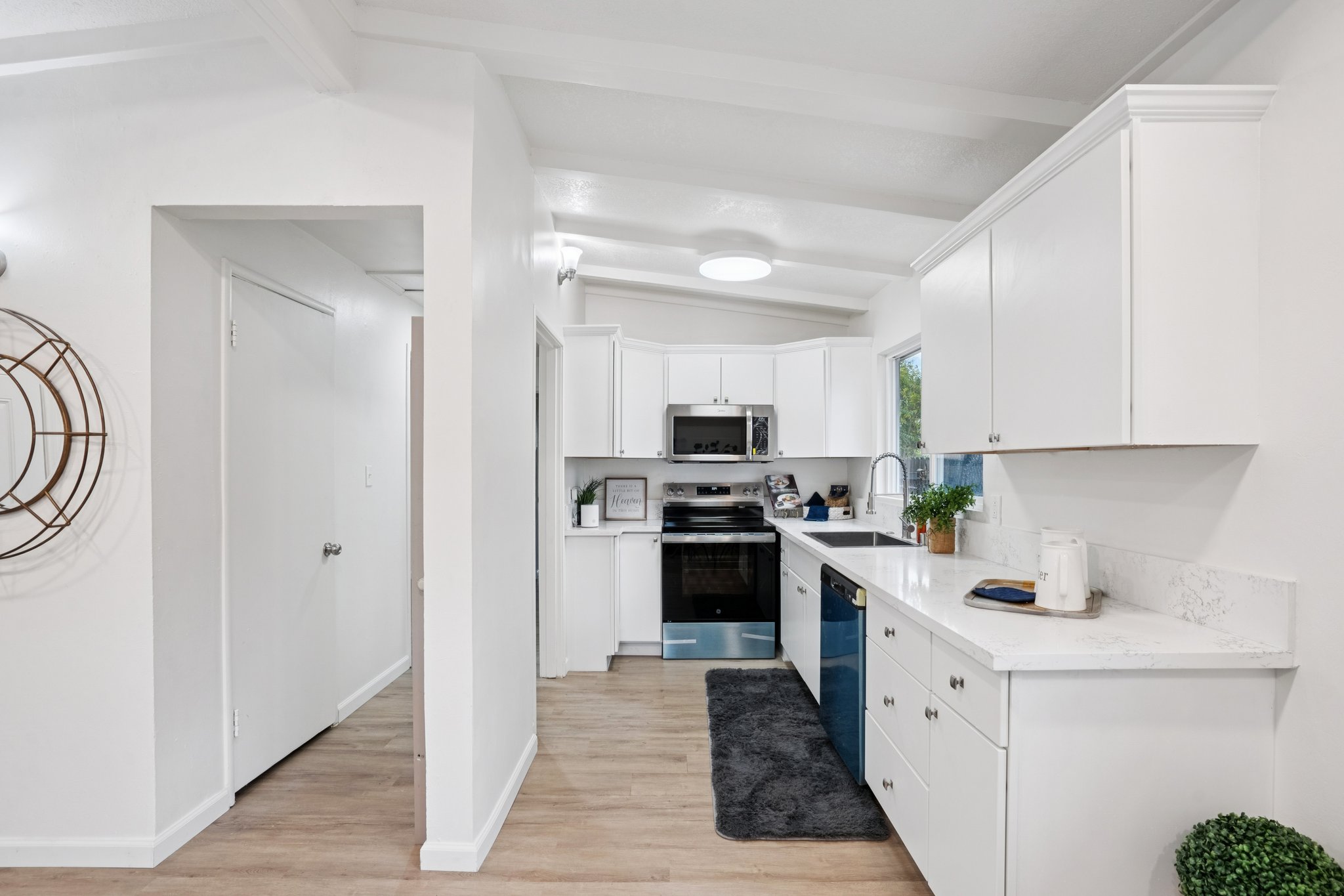 American Ave-S1311-014.jpg