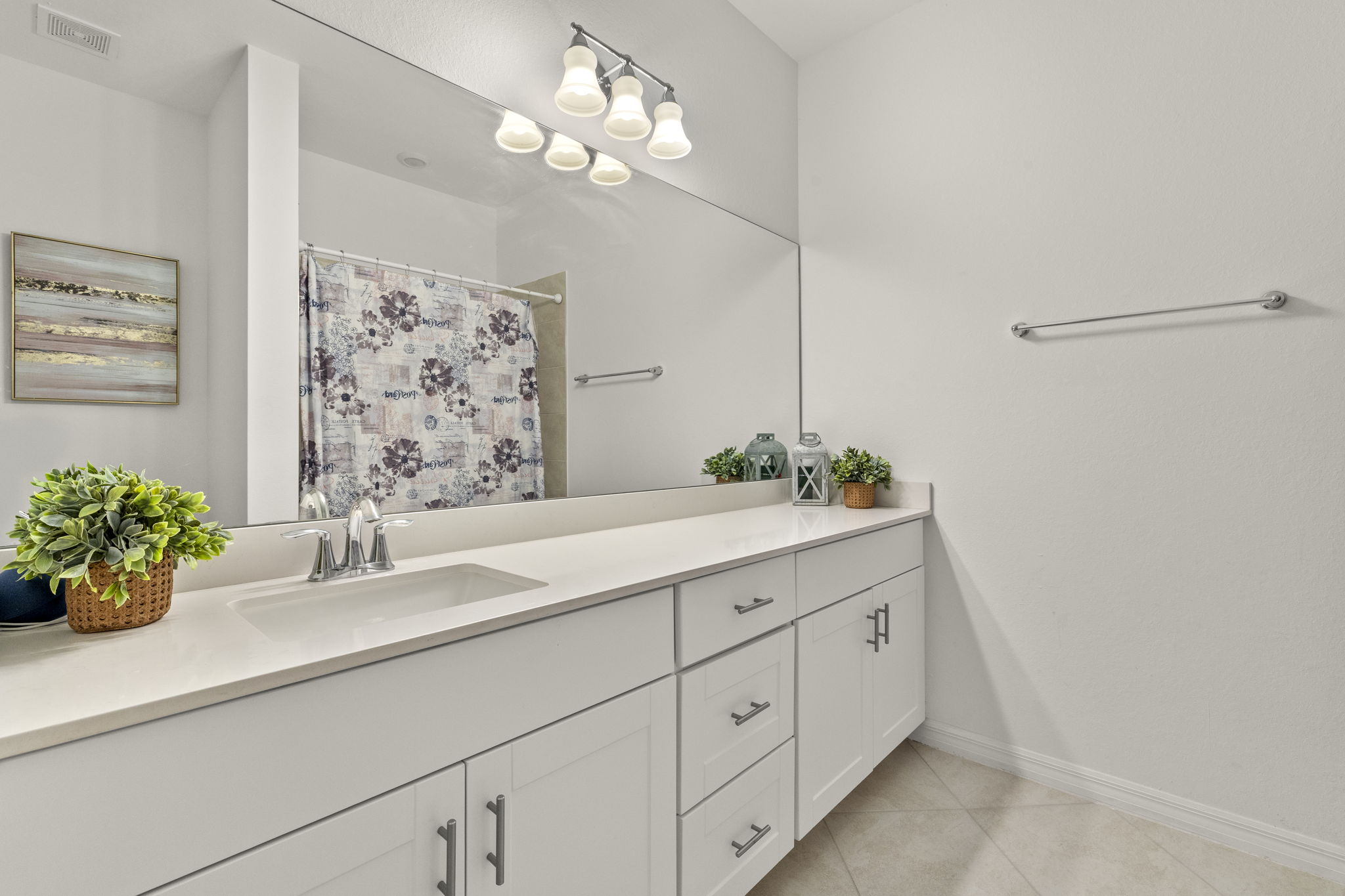 Guest Bathroom 1 of 2