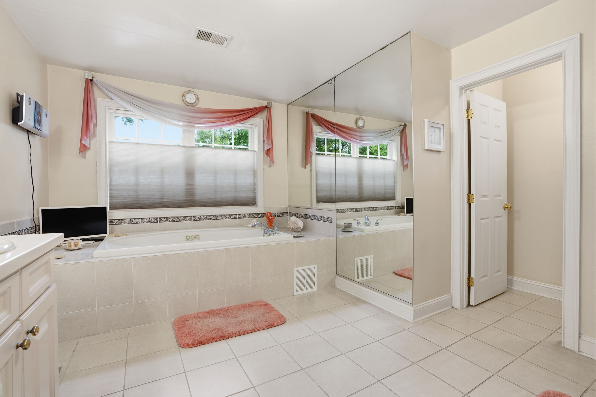  Photo 63