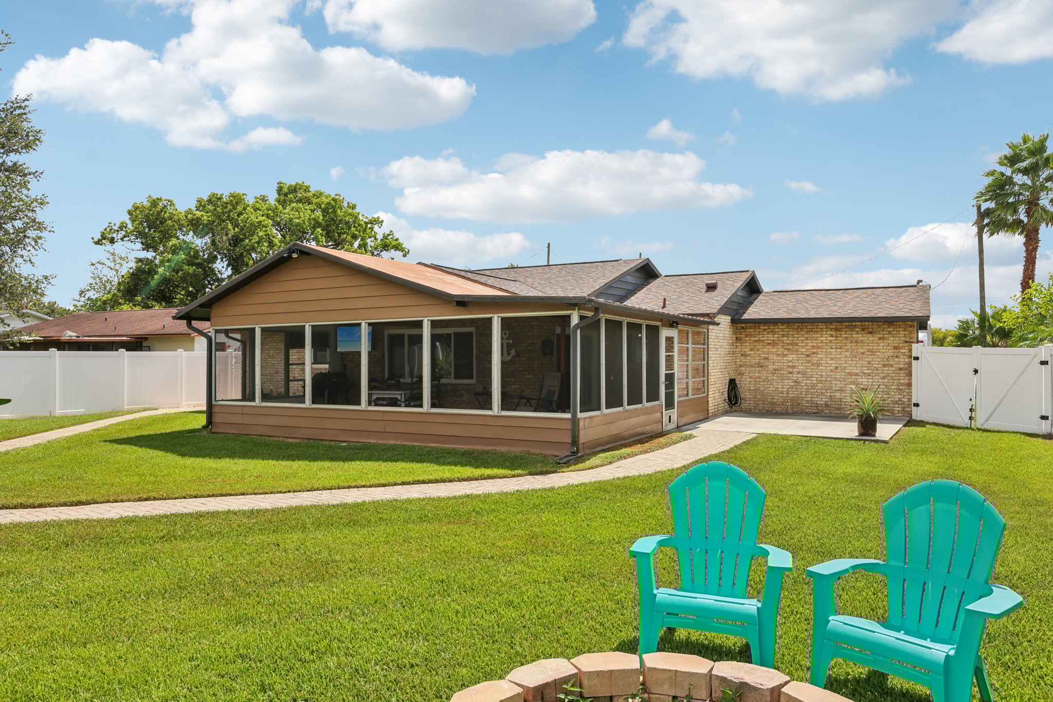 Lois Dr-S0307-035.jpg