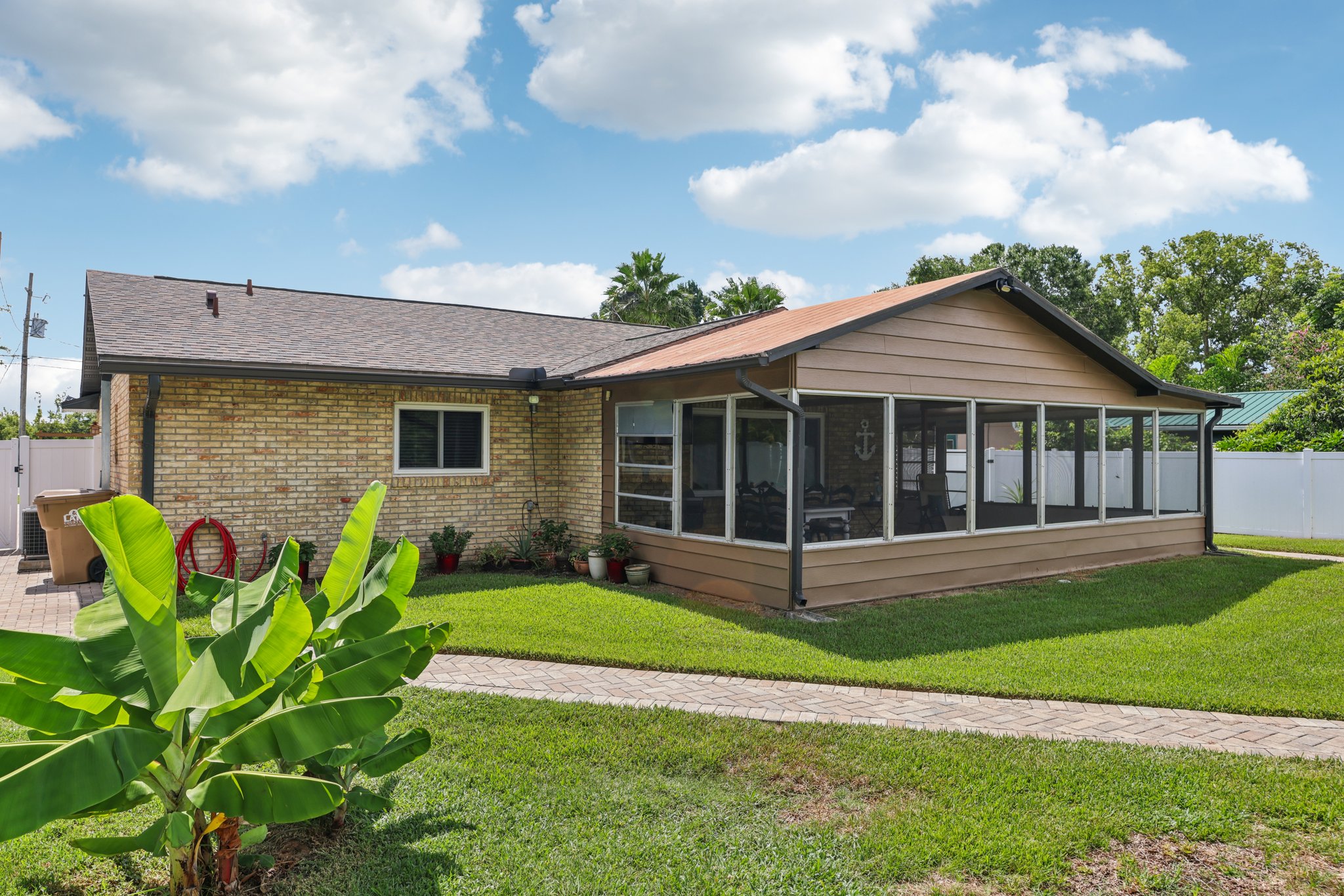 Lois Dr-S0307-036.jpg
