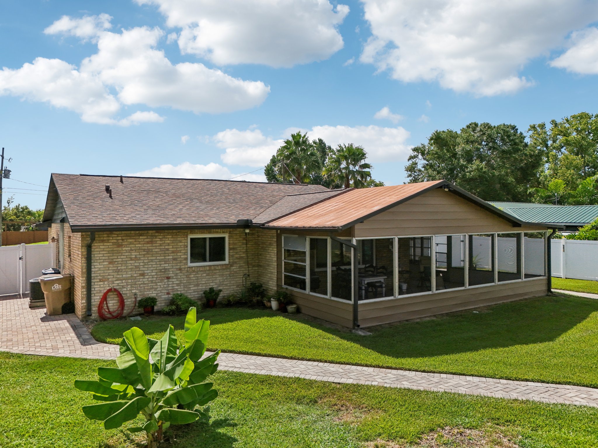 Lois Dr-S0307-064.jpg