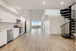  Francis Ave-001