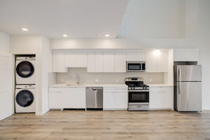  Francis Ave-003