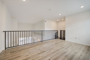  Francis Ave-004