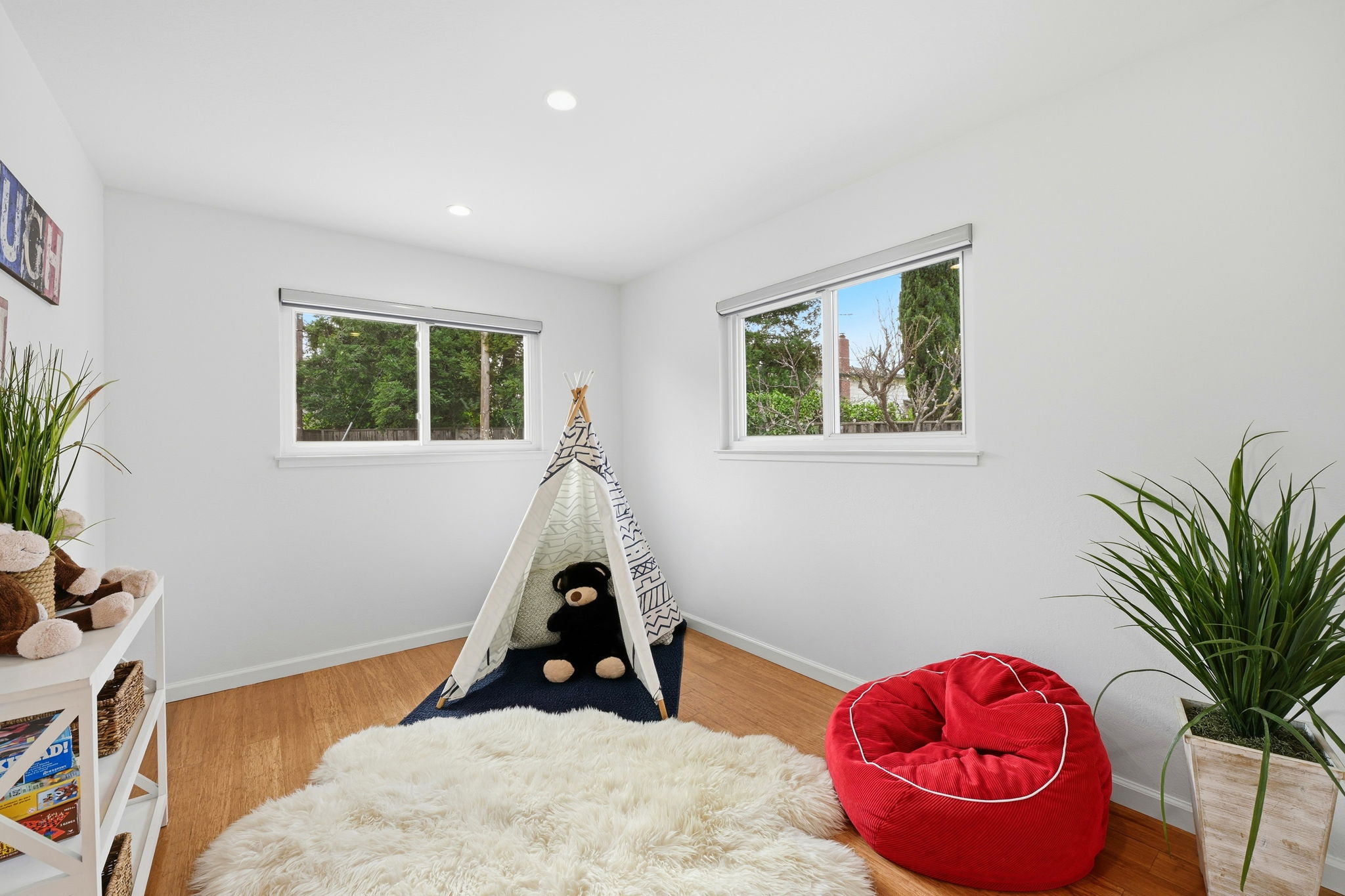 Great bedroom/playroom