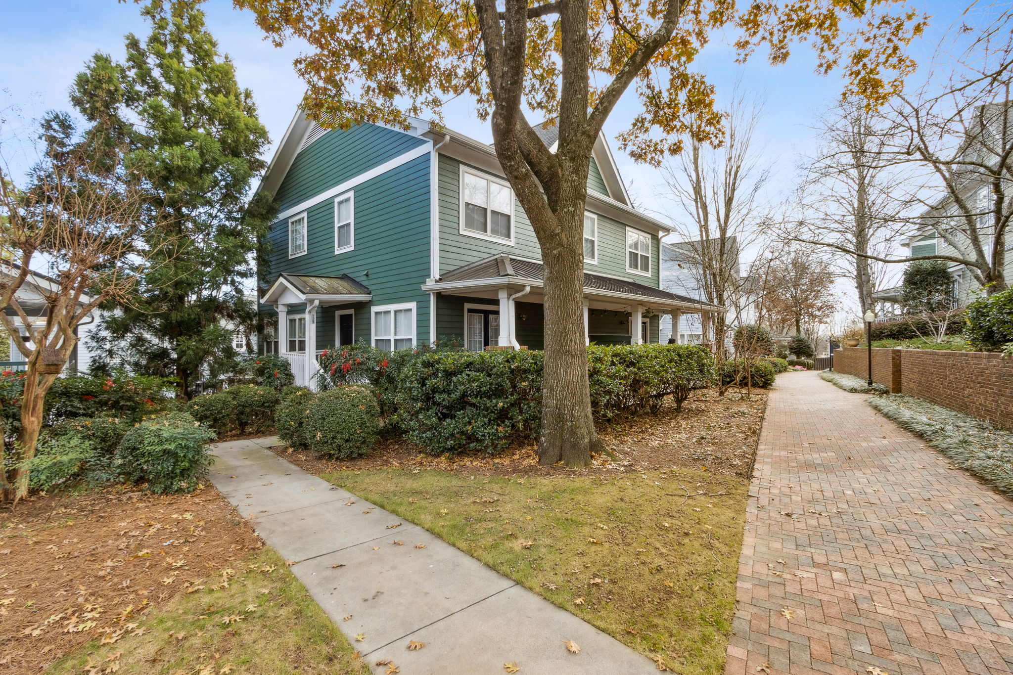 Welcome to 279 Carlyle Park Drive