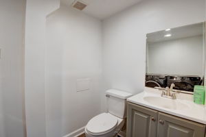  Heritage Ln-019