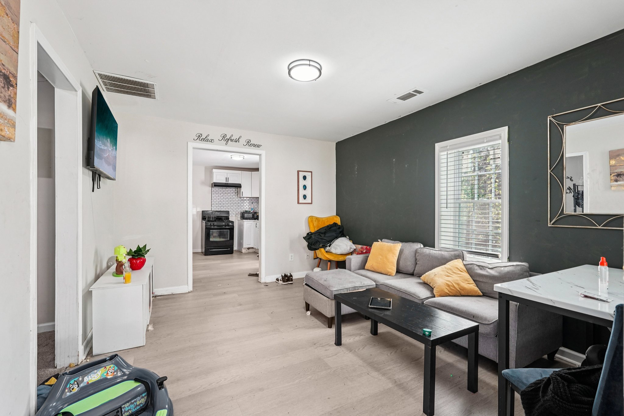 7th St SW-L2103-005.jpg