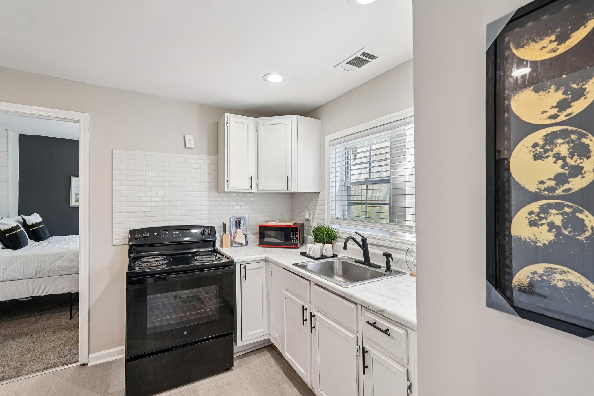 7th St SW-L2103-020.jpg