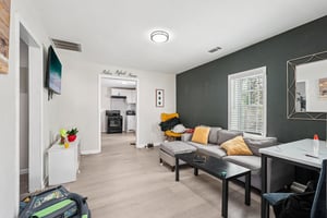 7th St SW-L2103-005.jpg