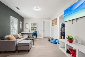 7th St SW-L2103-007.jpg