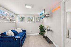 7th St SW-L2103-015.jpg