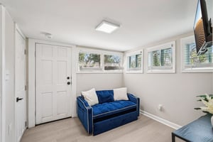 7th St SW-L2103-016.jpg